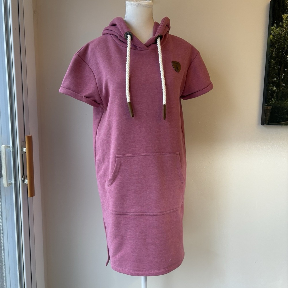Wanakome Carmen Short Sleeve Hooded Dress Medium Berry Pink Kangaroo Pocket